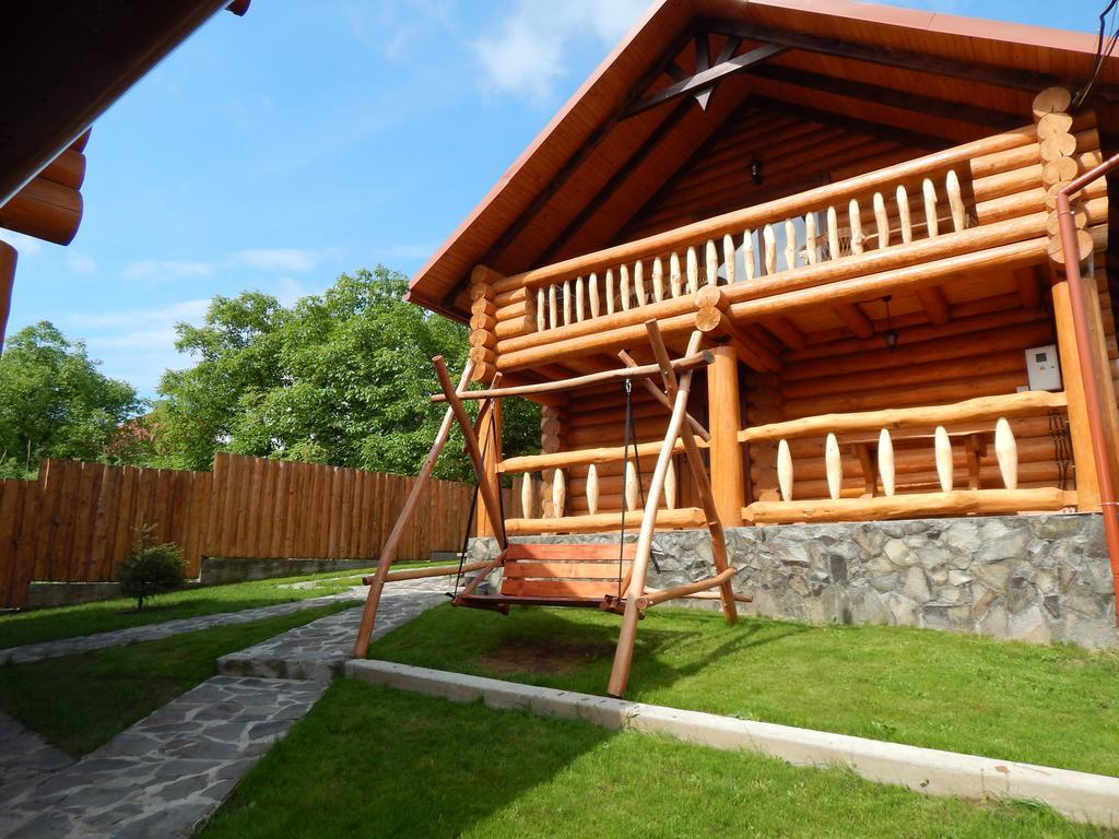 Smerekovyi Dvir Polyana (Transcarpathia) Quarto foto